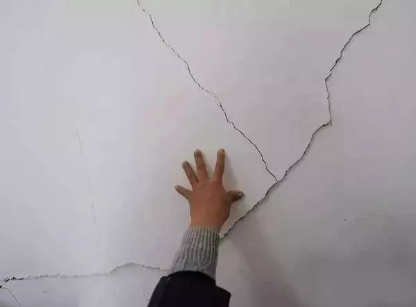 房屋裂缝发展分析与预判