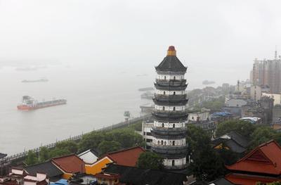 继“万里长江第一塔”塔尖被大风吹落后，聊聊：古建筑修缮加固需如何进行？